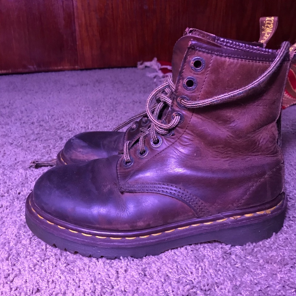 Doc Martens brown 8 eye boots